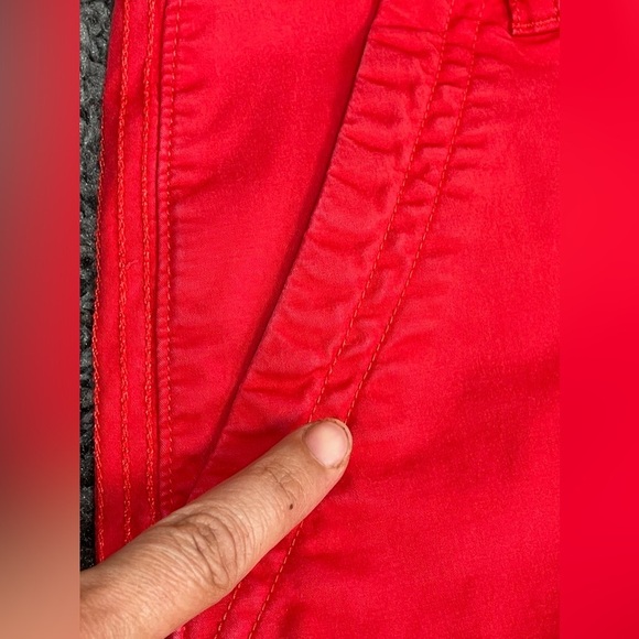 Eddie Bauer red high rise cotton stretch casual shorts. Women’s size 8 - Picture 8 of 16